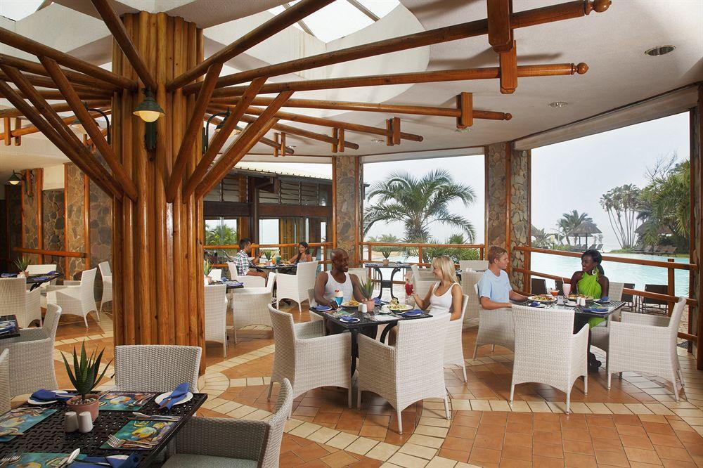 Hotel Wild Coast Sun à Port Edward Extérieur photo